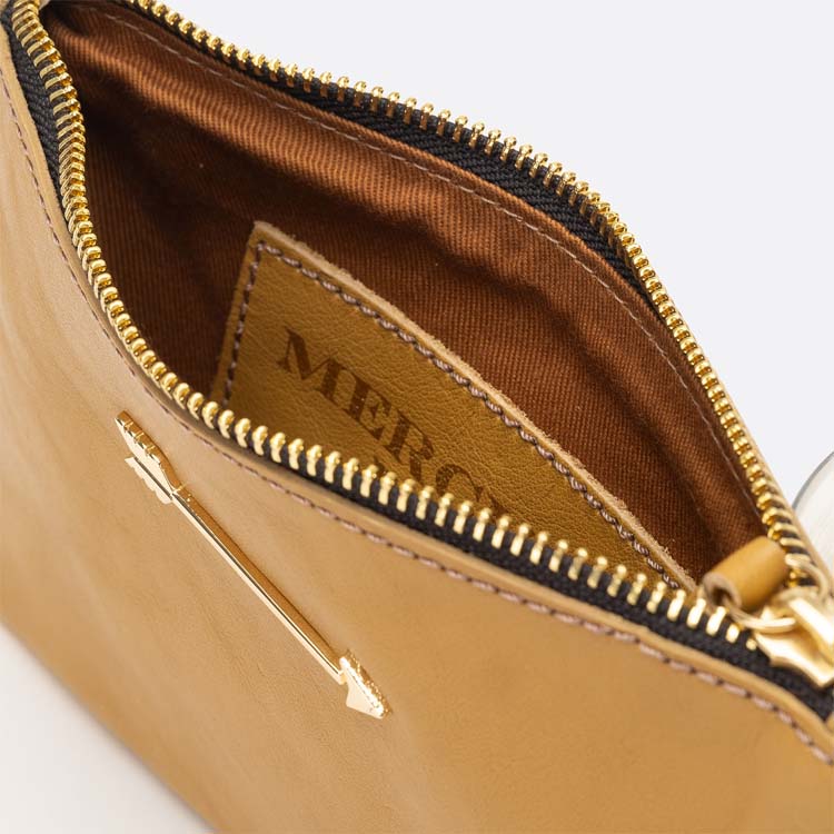 Wallet arrow curry