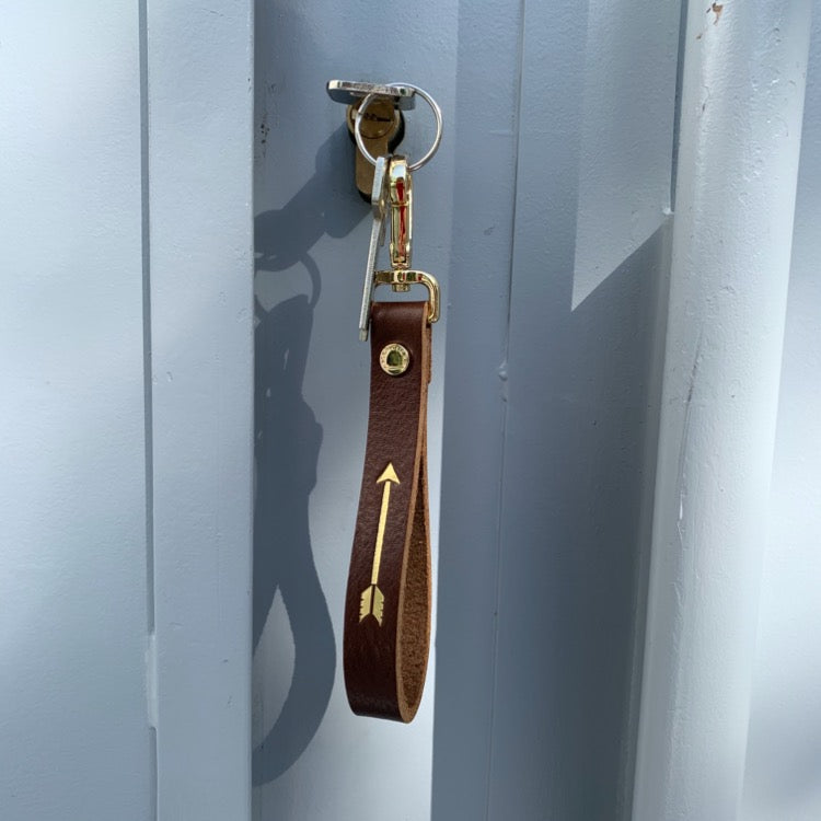 Llavero Arrow Tan
