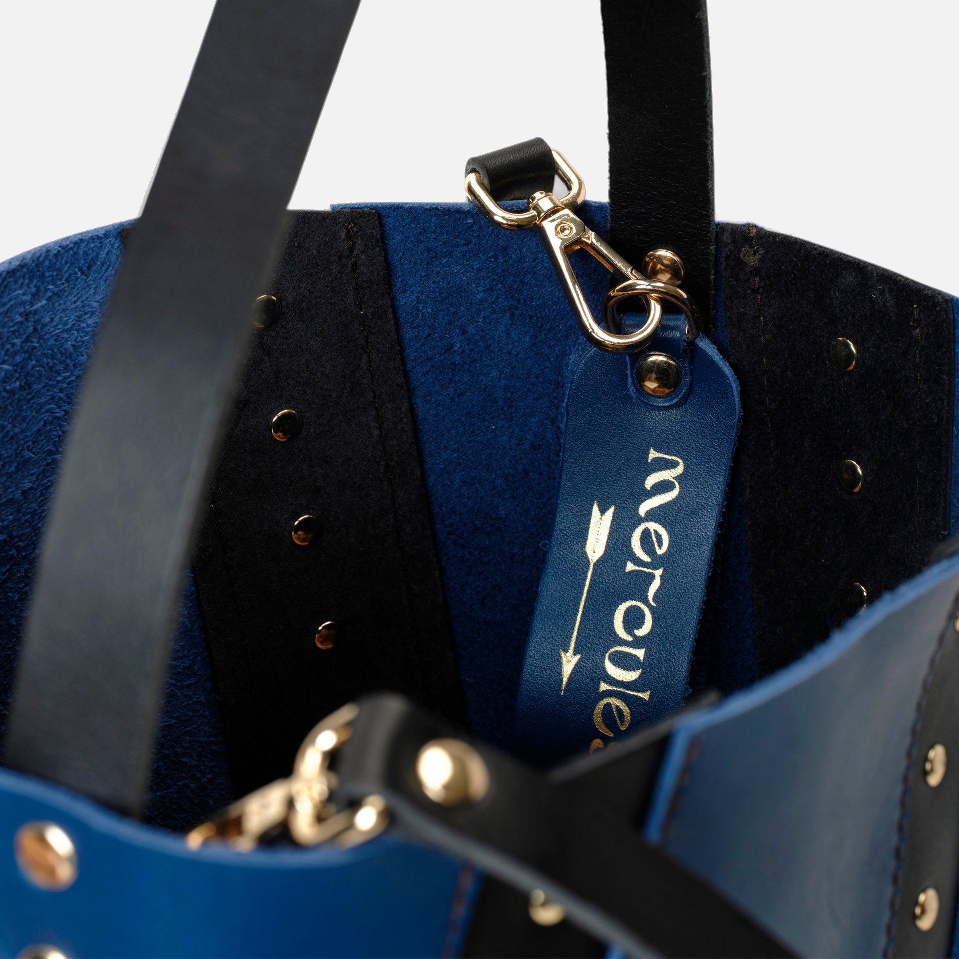 Bucket Twist Navy y Negro