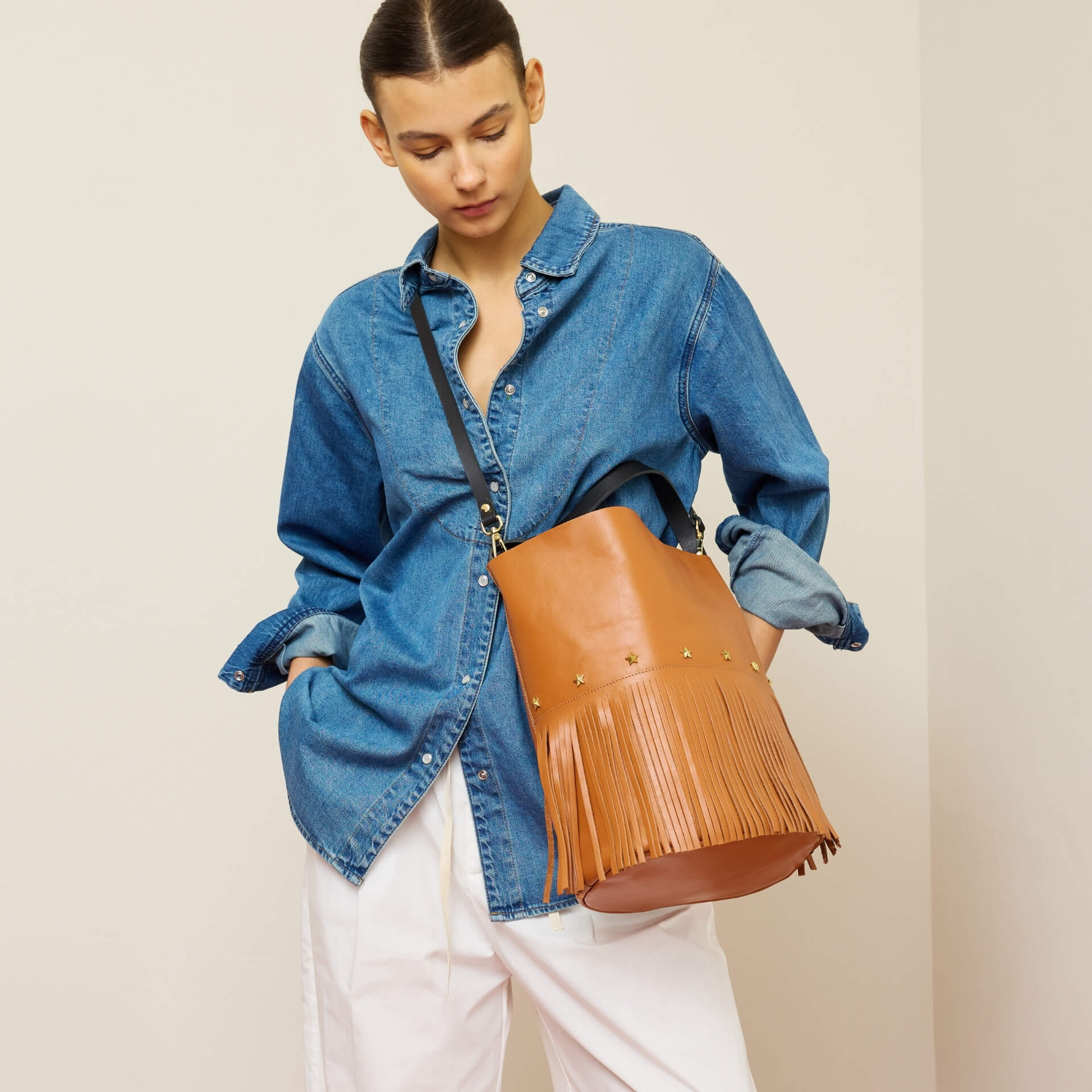 Bucket Fringes Cognac