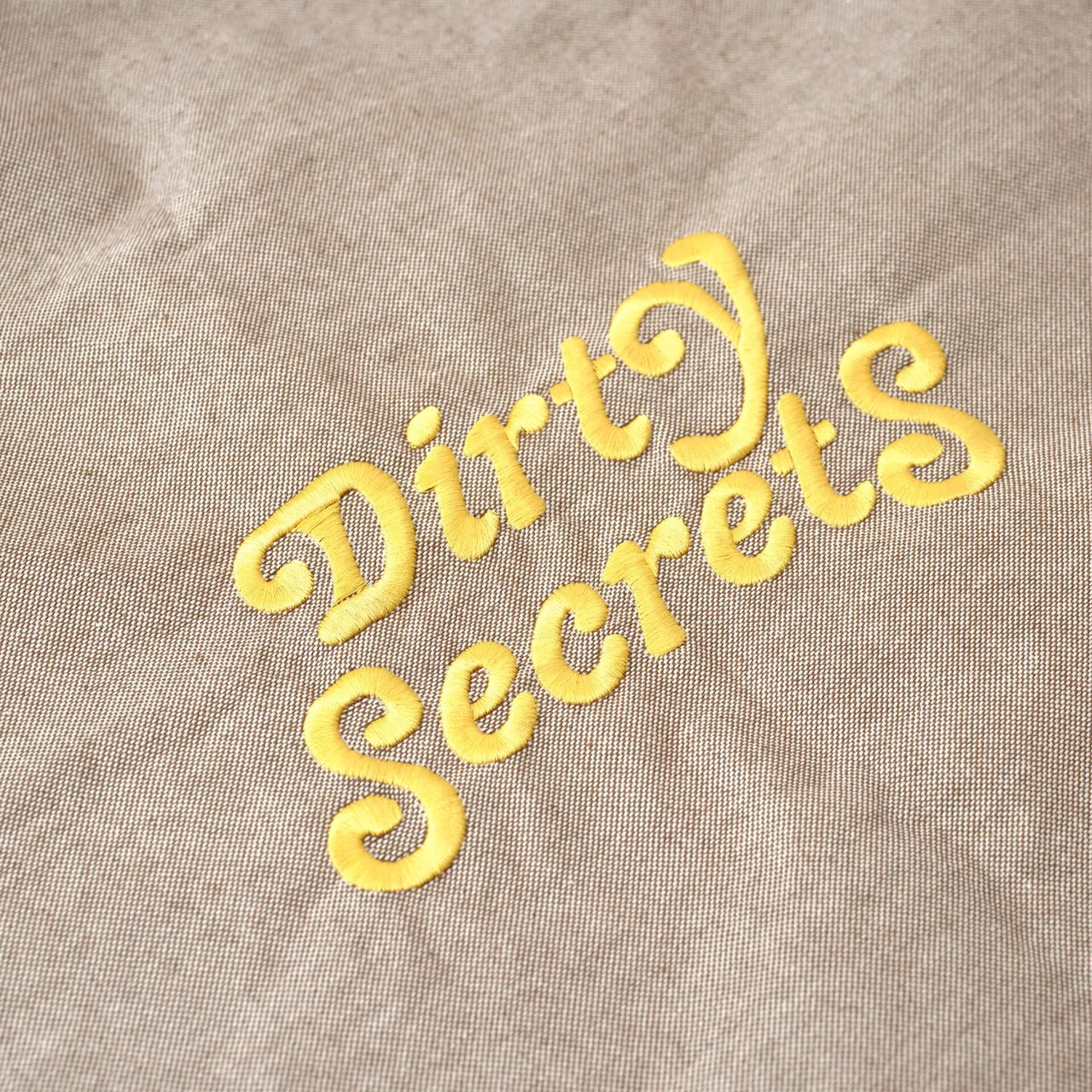Funda bordada Dirty Secrets Marron