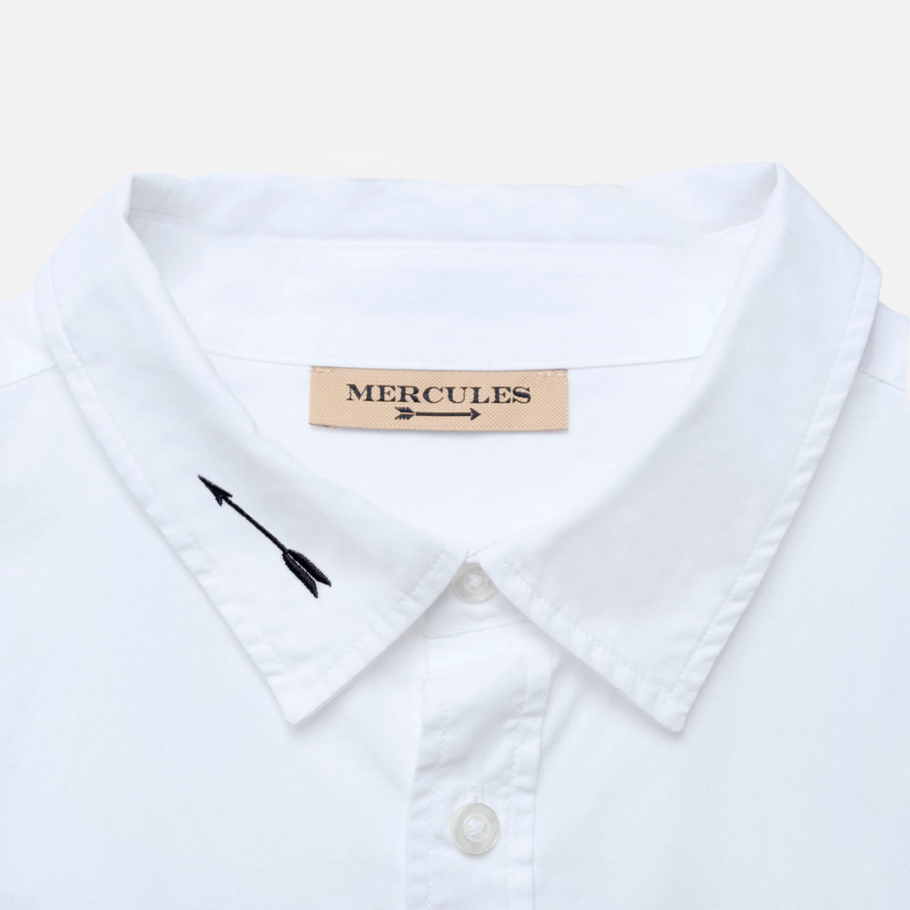 Camisa blanca bordado negro