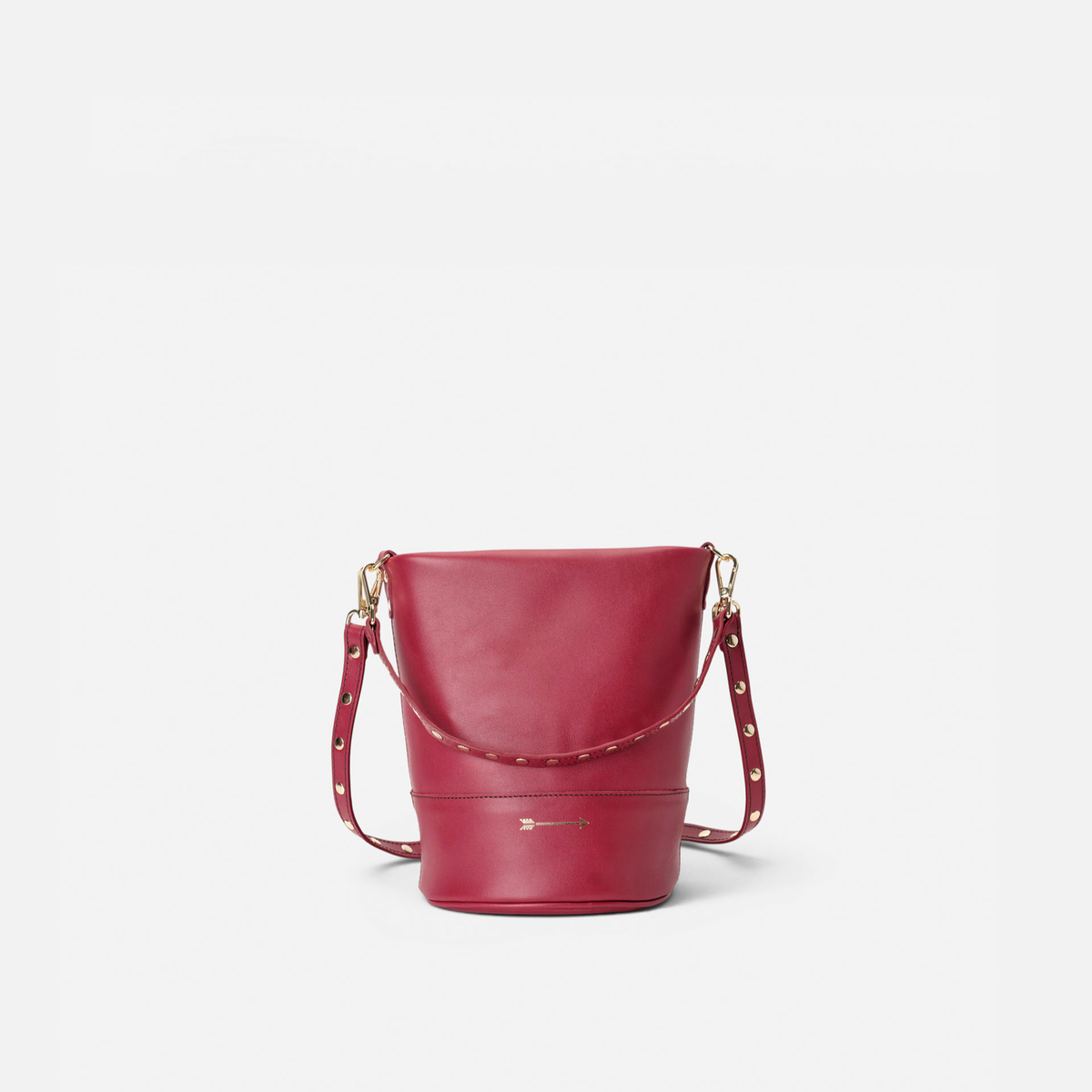 Otra vista: bolso cubo con tachuelas Perseo color rojo lipstick, de Mercules