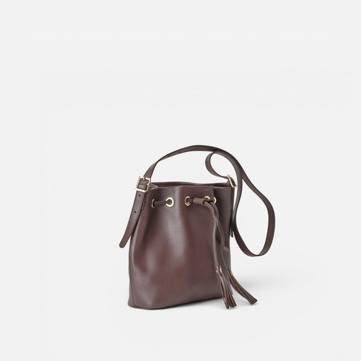 Otra vista: bolso bombonera de piel Pampa color marrón testa, de Mercules