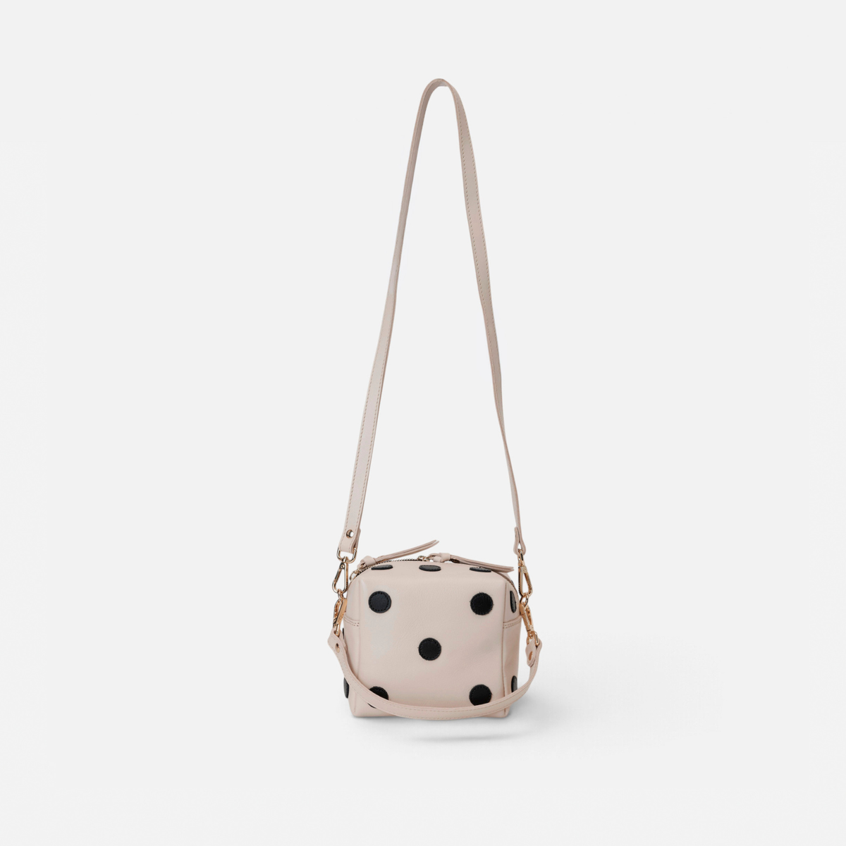 Dado Blanco y Negro de Mercules – bolso de piel con forma de dado blanco con puntos negros, vista 4