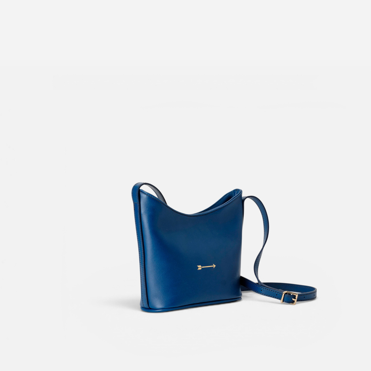 Otra vista: bolso bandolera de piel Corbet color azul marino, de Mercules