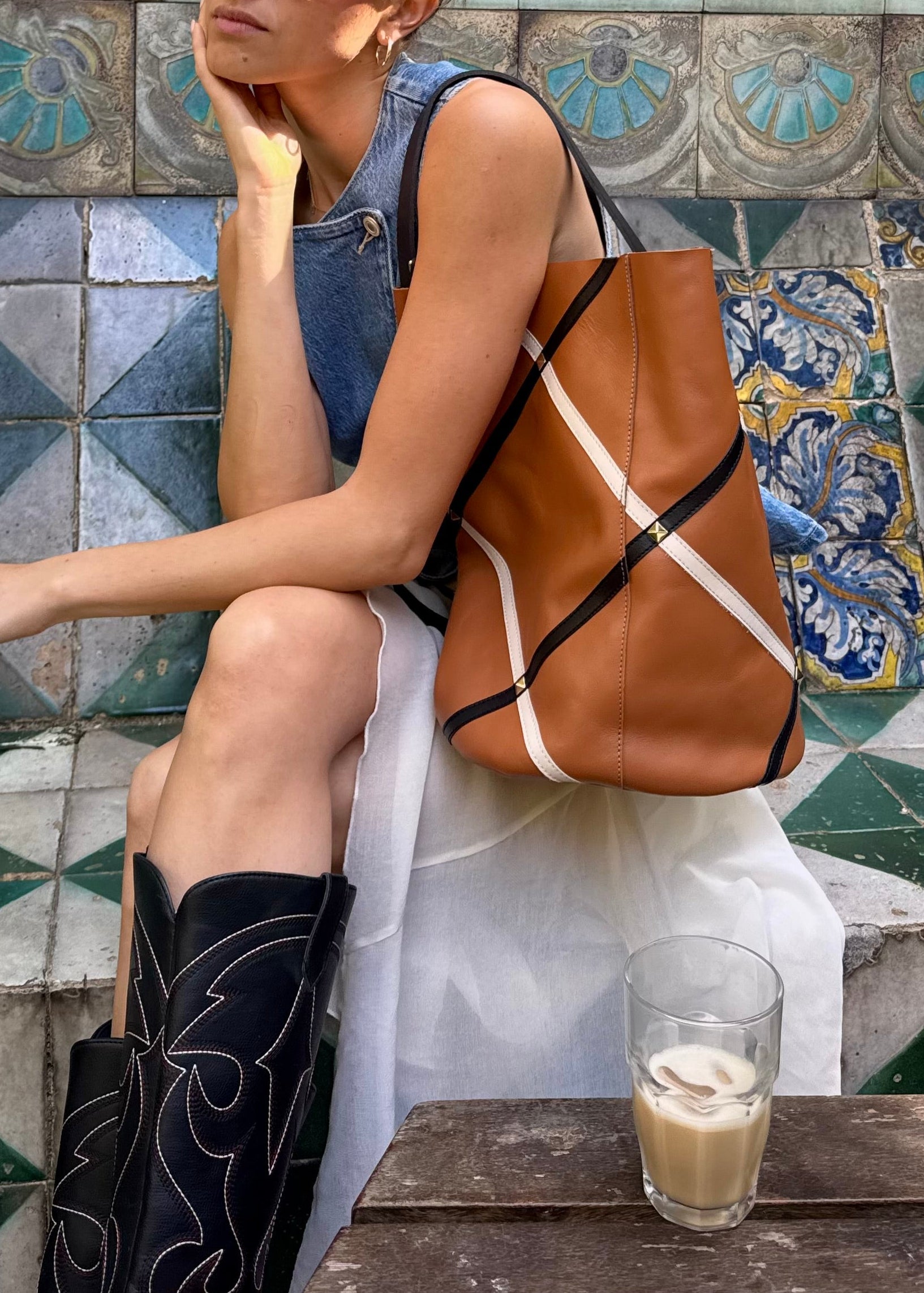 Bucket Misty Cognac