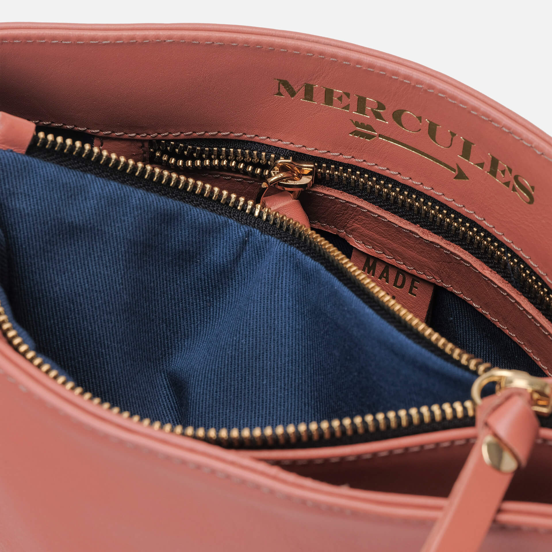 Robin Medium Terracota