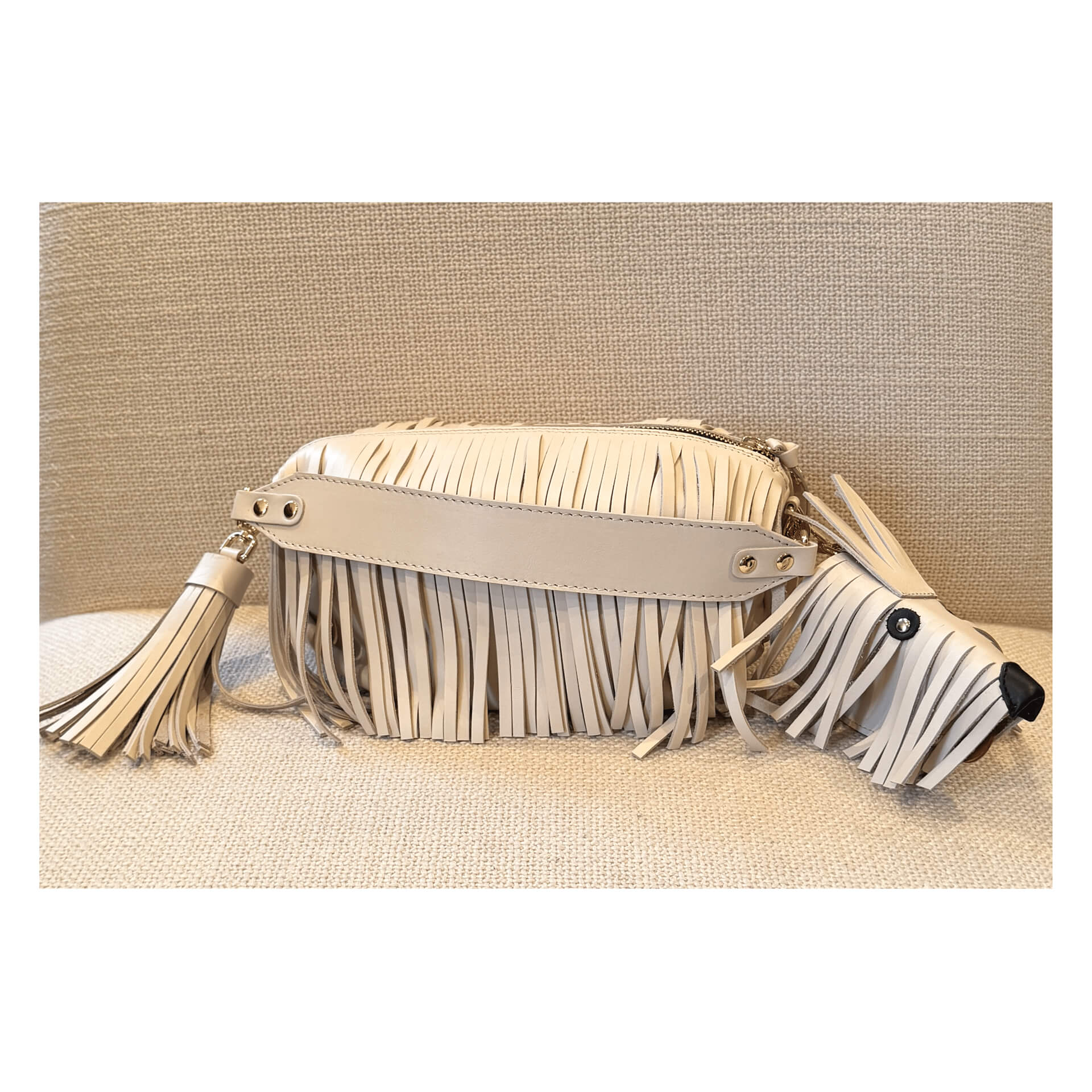 Charm Scott Cabeza Bone